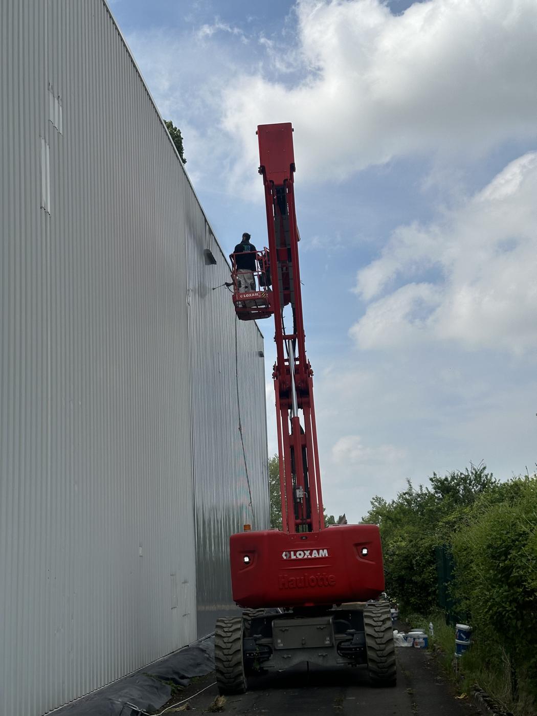 Bardage repeint en nacelle