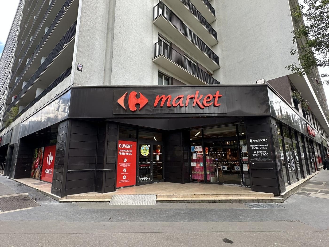 Façade du Carrefour Market Paris Vouillé avant travaux
